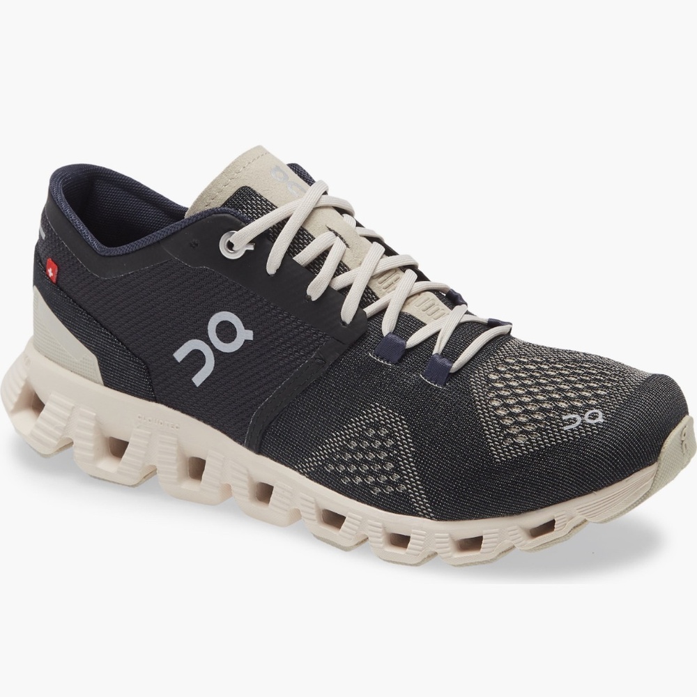 Women's On Cloud X Training Shoe Size 9M Black/Pearl